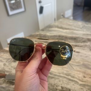 Ray ban sunglasses new never worn.